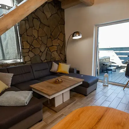 Apartament Podmagura